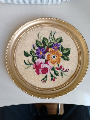 Embroidery vintage like new