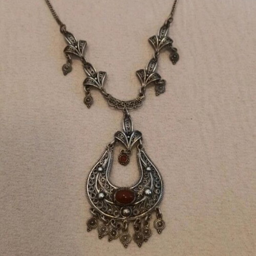 Necklace vintage handmade silver 925 with red semi-precious stone like new