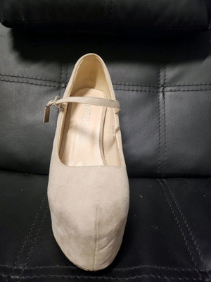 Beige pumps used, size 30