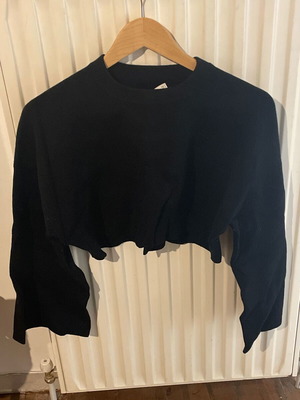 Zara knitted crop blouse used, medium size, black with wide sleeves