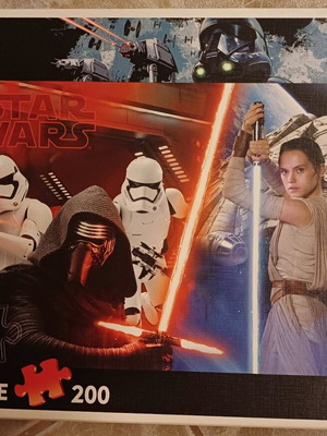 Star Wars puzzle 200 pieces like new, complete