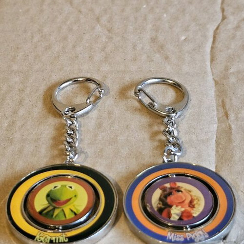 Set of metal keychains Kermit and Miss Piggy from The Muppet Show new