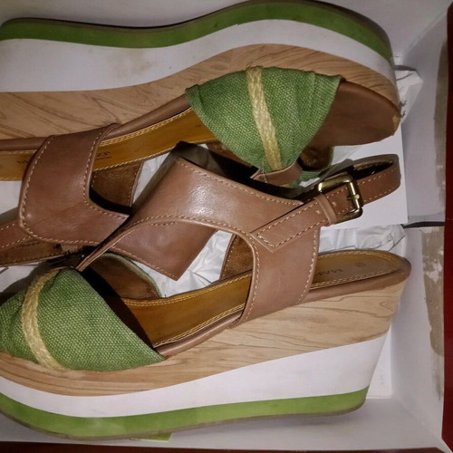 Platform sandals