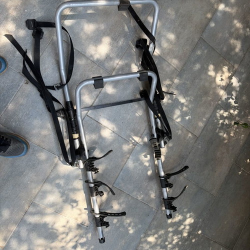 Thule bike rack for 3 bikes used