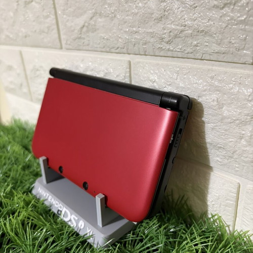 Nintendo 3DS XL Red Black like new