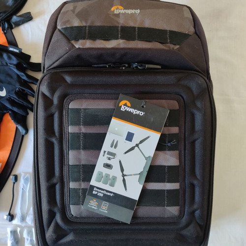 DJI Mavic 2 Pro drone μεταχειρισμένο με 5 μπαταρίες και αξεσουάρ