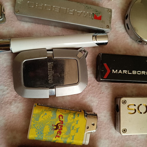 Lighters used, 30 collectible pieces with wear due to age