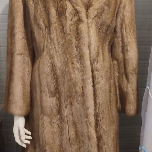 Women's mink fur coat like new, size M-L, beige