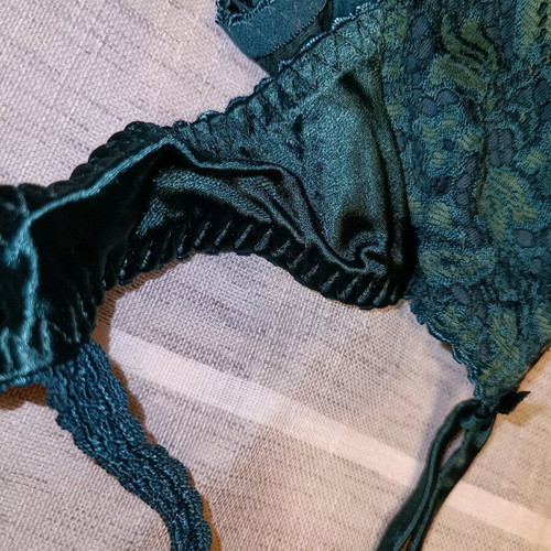 Vintage Chantelle millennium bra like new, emerald green, size 65B
