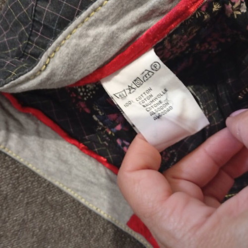 O'Neill women's shorts used, size 28, colorful checkered pattern