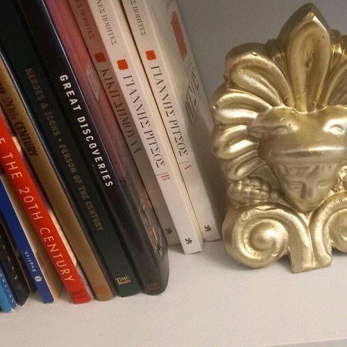 Acroceram with Hermes head like new, gold color
