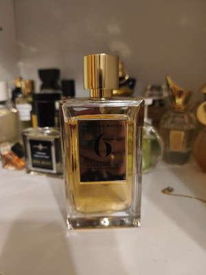 Rosendo Mateu No 6 Eau de Parfum