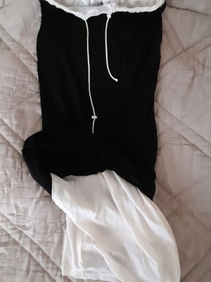 Summer skirt size S/M like new, black and white, stretchy