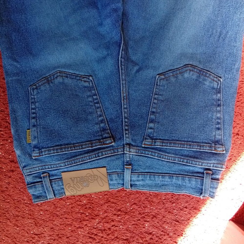 Vintage Gloria Vanderbilt women's jeans size 12 high waisted used, blue