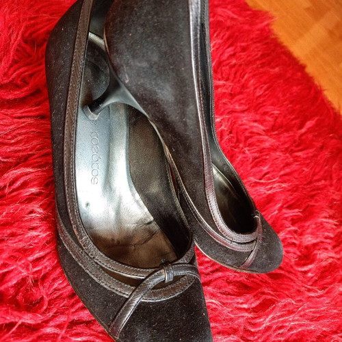 Suede Black Pumps Size 35 Used