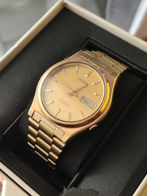 Ρολόι χειρός Seiko 5 σαν καινούργιο, χρυσαφί, made in Japan
