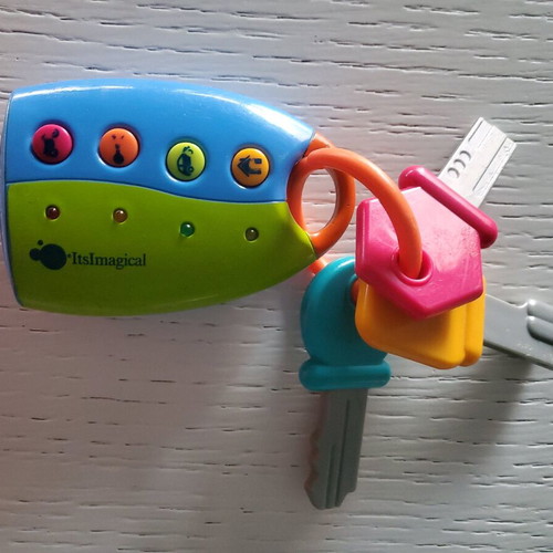 ItsImagical Baby Toy with 3 Car Keys, 4 Sounds and Lights like new