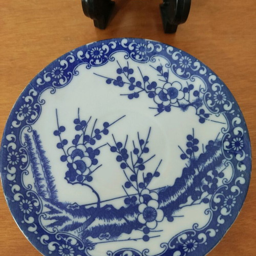 Handmade Chinese porcelain plates like new, set of 2