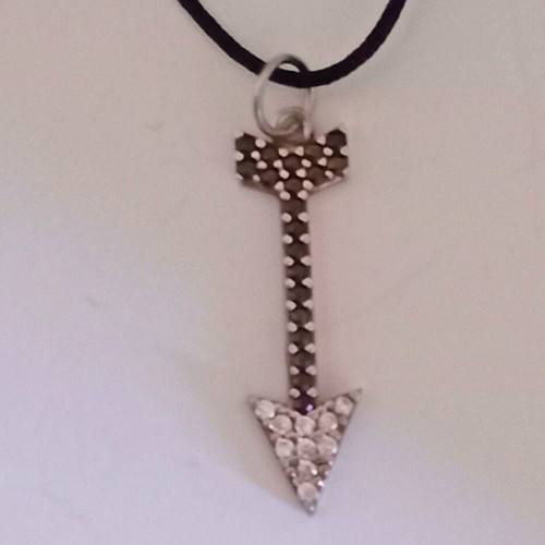 Silver arrow 925 with zircon and cord like new