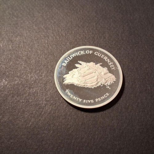 Bailiwick of Guernsey 25 Pence 1977 coin like new, silver .925