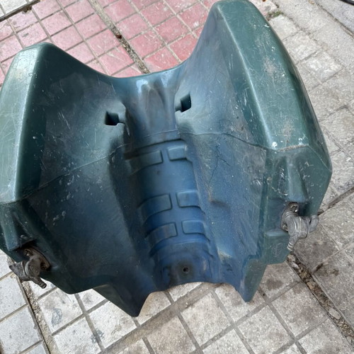 Acerbis oversized fuel tank for Yamaha XT 600 used with petcock