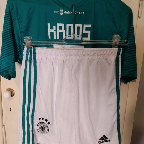 Adidas Toni Kroos Replica Jersey Set collectible, like new
