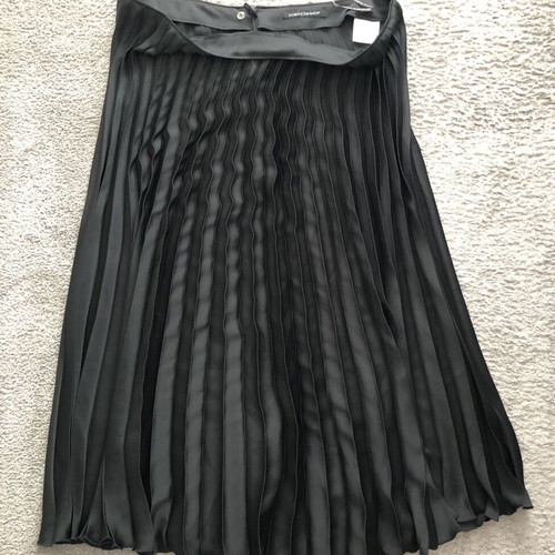 Luisa Cerano pleated skirt black like new, size XL