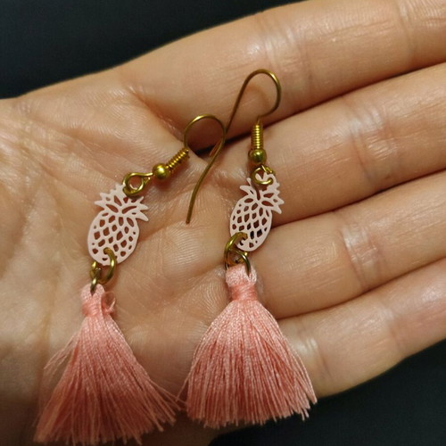 Handmade earrings with pink pineapples like new, unused