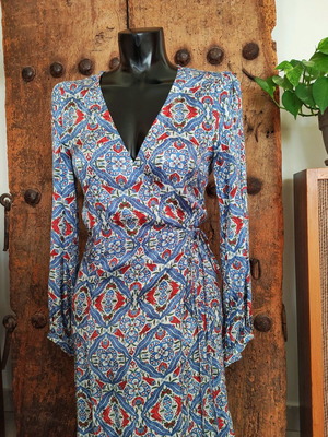 Zara midi wrap dress like new, multicolor with long sleeves