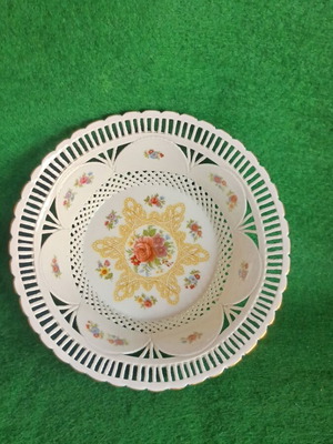 Iris Cluj-Napoca Vintage Reticulated Porcelain Bowl like new