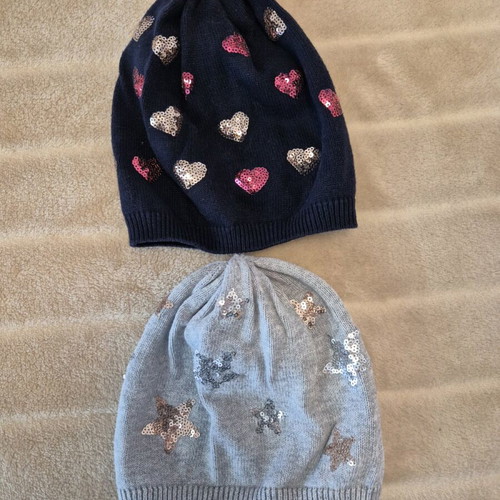 Set of two thin H&M hats like new with free beret