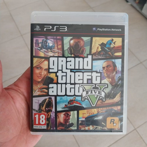 GTA 5 PS3 game used, very good condition