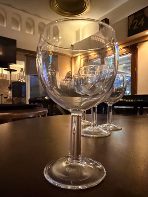 Classic wine glasses like new, set of 12 pieces