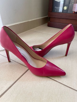 Zara γόβες χρώμα cherry καινούργιες, μέγεθος 40, τακούνι 9εκ.