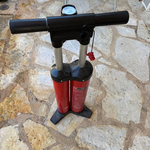 Red Paddle Co Titan SUP pump double chamber like new with pressure gauge