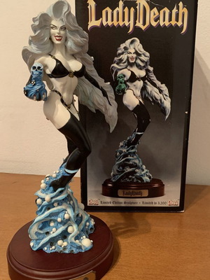 Lady Death statue new, limited edition 1995