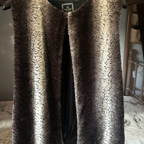 Women's sleeveless fur vest brown, size S