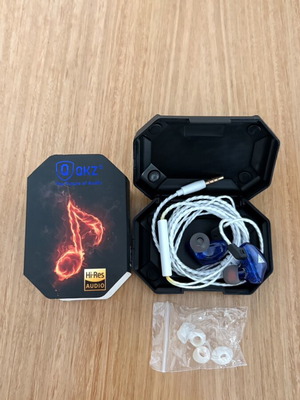QKZ Hi-Res In-Ear monitors σαν καινούργια με αποσπώμενο καλώδιο και θήκη