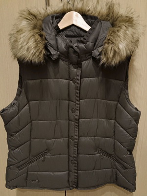 Mat Fashion sleeveless jacket like new, plus size, light khaki