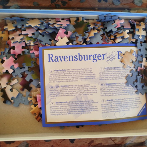Puzzle 300 pieces with puppies like new