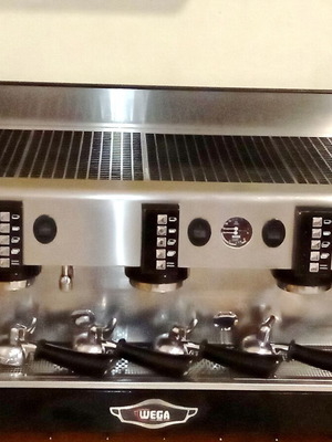Espresso coffee machine triple used, automatic, with 12-liter boiler