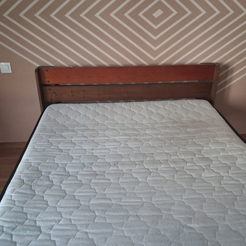 Double bed with mattress used, sturdy construction 150x200 cm
