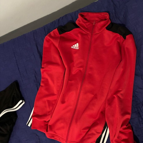Adidas set with black and red tracksuit and jacket like new, size M