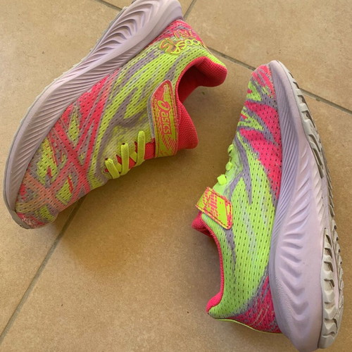 Asics Noosa Tri 15 GS kids' athletic shoes size 33 used, multicolor