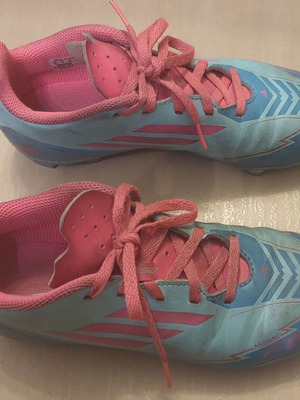 Adidas F50 Messi Junior Football Shoes size 34 used, multicolor