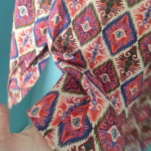 Geisha blouse size M like new, lightweight multicolor fabric