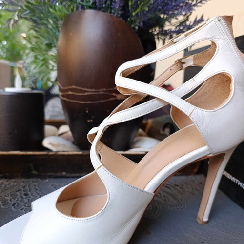 White pumps new unused, size 38