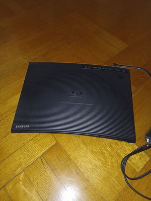 Samsung BD-J5500 video player, black