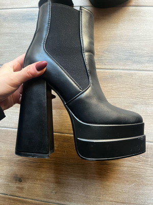 Black high ankle boots used, size 36