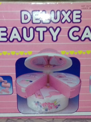 Deluxe beauty case children's makeup kit like new